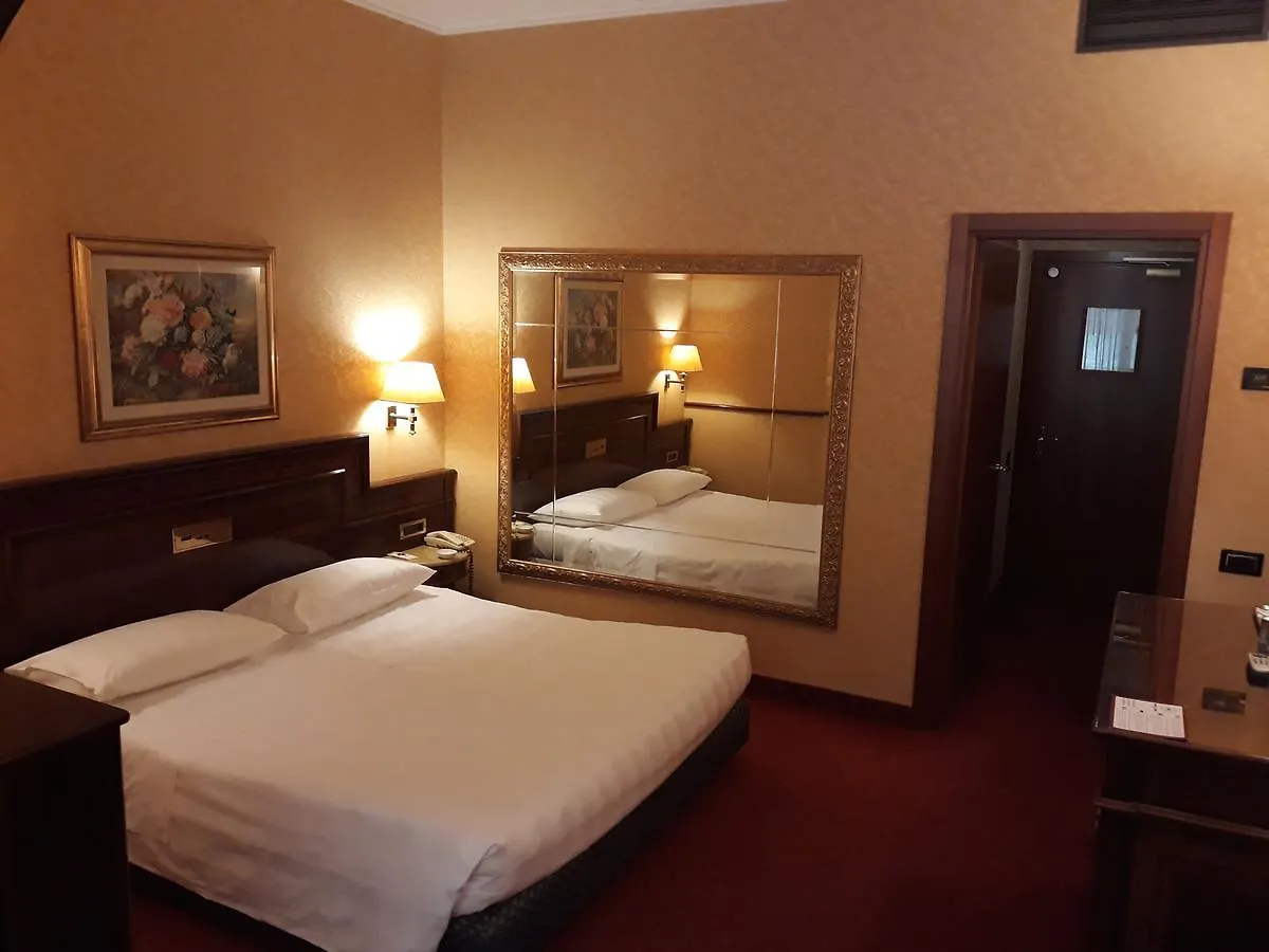 Hotel Motel Luna 세그라테 4*,  이탈리아